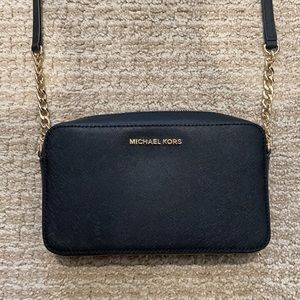 Michael Kors Jet Set Travel Crossbody Bag in Black